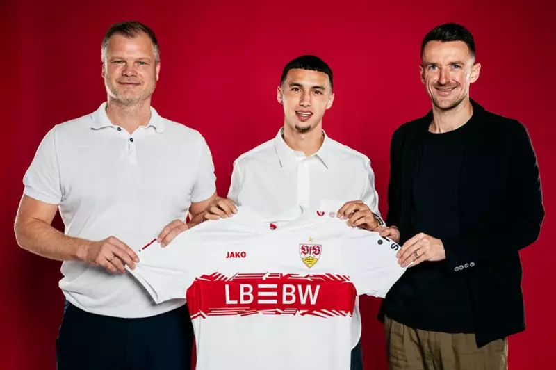 بلال الخنوس لاعب شتوتجارت